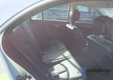 2009 Mercedes-Benz E 350 4Matic z USA, uszkodzony, nr VIN WDBUF87X49B380039